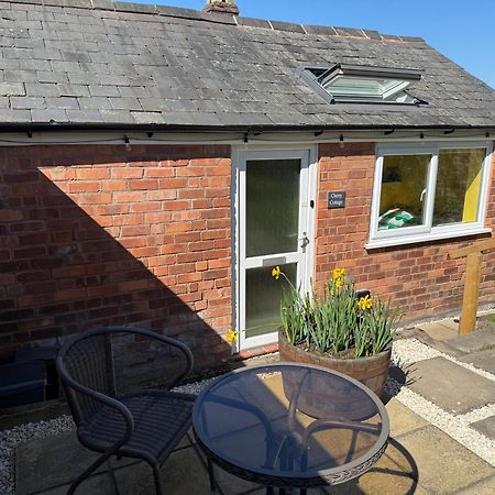 Cherry Cottage Retro Stay, Stourport 외부 사진